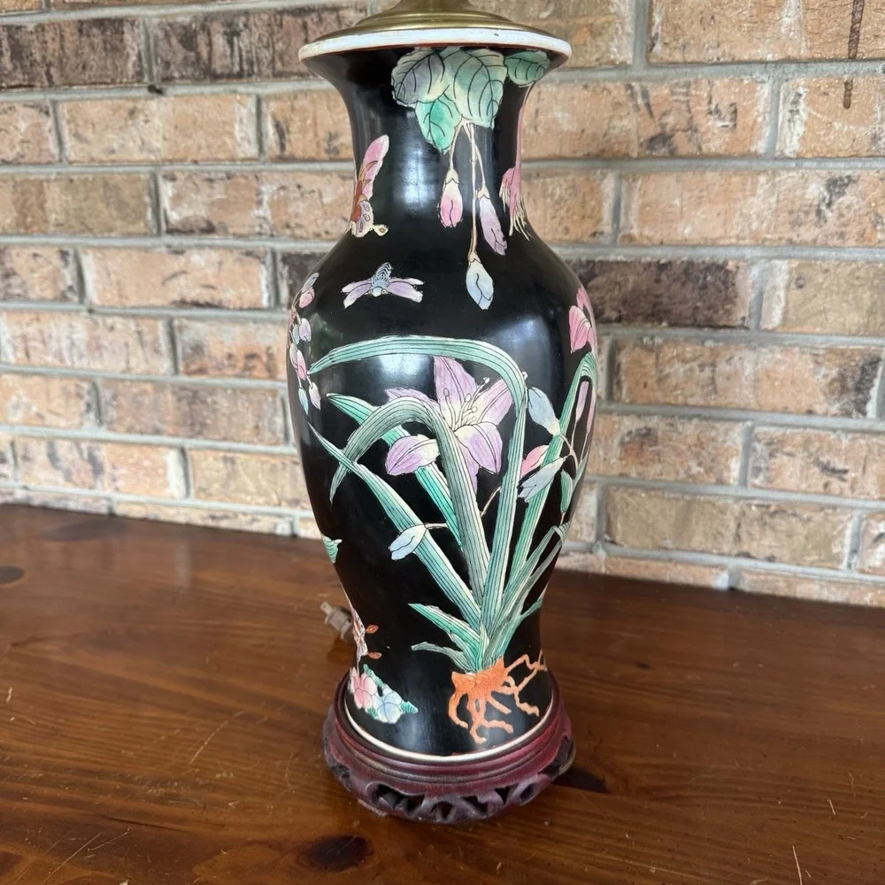 Vintage Famille Noire Style Asian Water Lily Black Floral Porcelain Brass Lamp